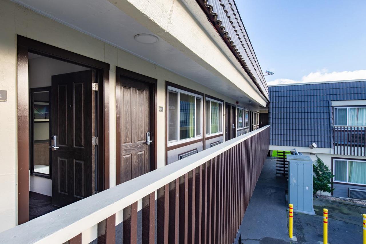 Hotel Super 8 By Wyndham Eureka Exterior foto
