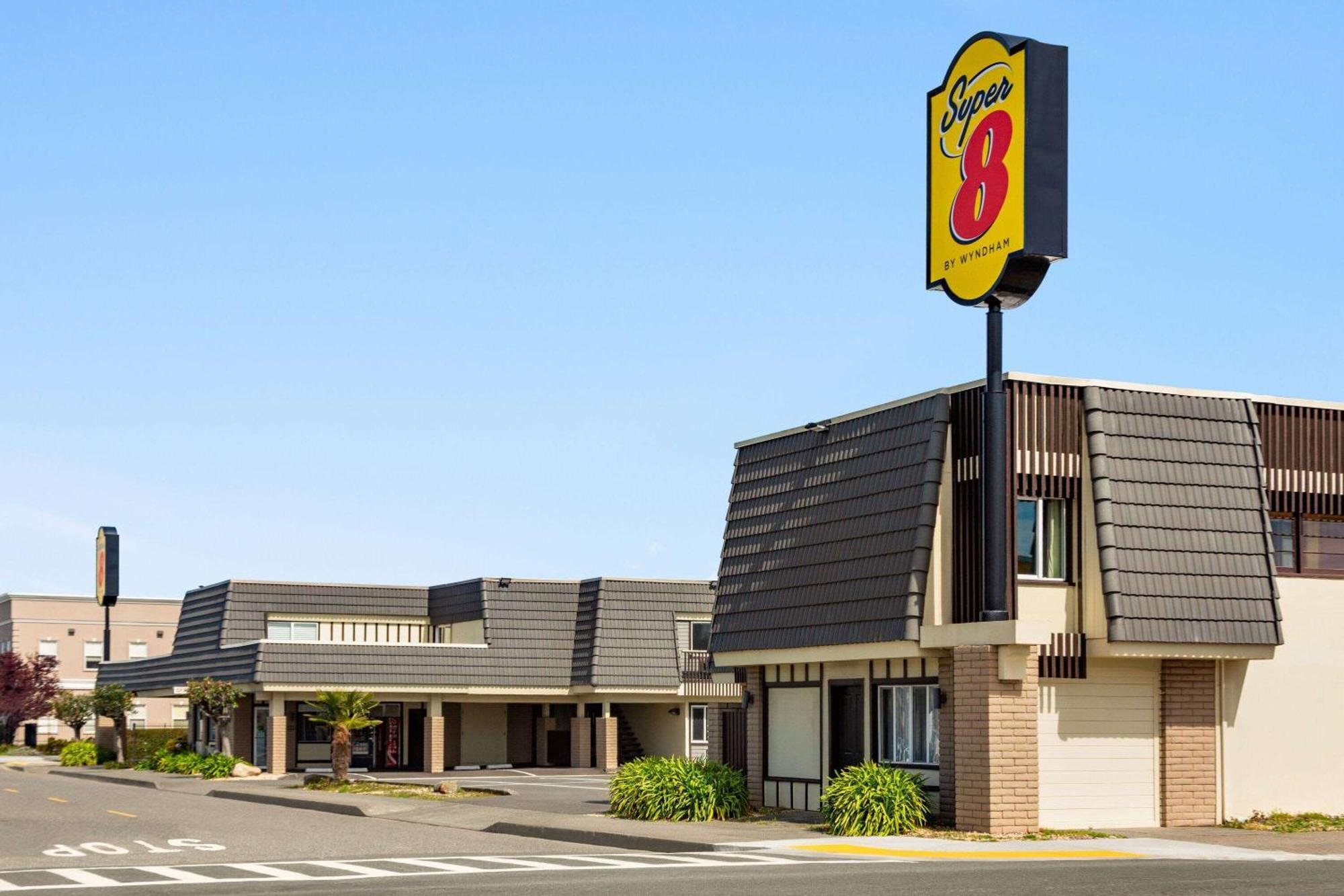 Hotel Super 8 By Wyndham Eureka Exterior foto